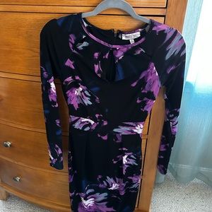 Jennifer Lopez fitted knit women’s XS abstract print key-hole chest accent dress